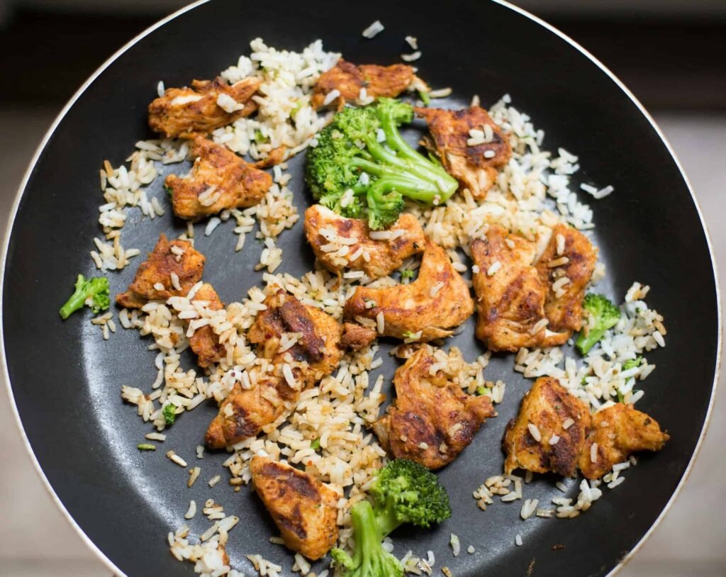 Chicken and Veggie Stir-Fry with Brown Rice Chicken and Broccoli Stir-Fry with Brown Rice