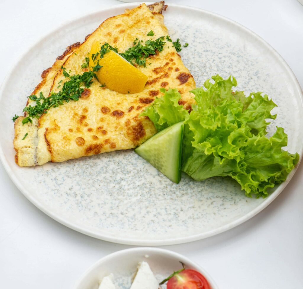 Veggie and Egg White Omelet, a high protein breakfast for weight loss